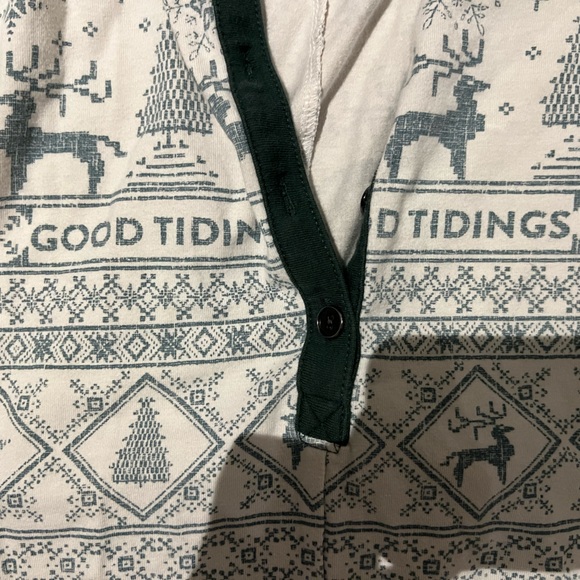 CHRISTMAS ONESIE 🎄 - Picture 4 of 4